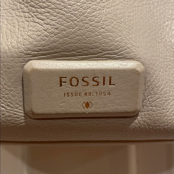 Fossil Genuine Leather Emerson Hobo Bag - Picture 2 of 13